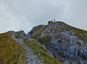 68 Non scendiamo dal canalone, ma scendiamo verso il 101